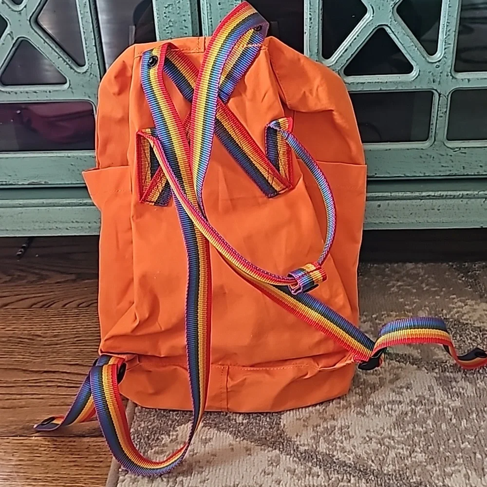 Back pack - Picture 3 of 3